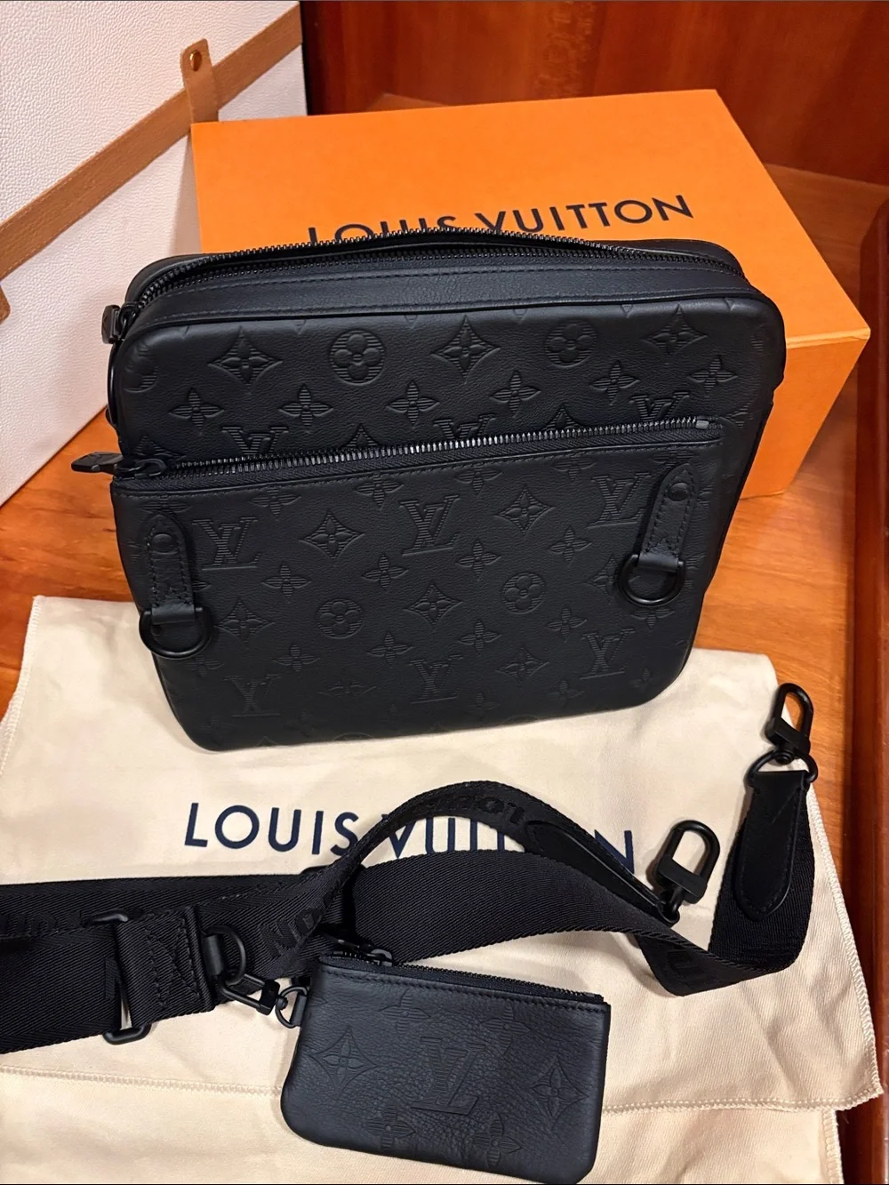 Louis Vuitton Trio messenger bag Monogram black